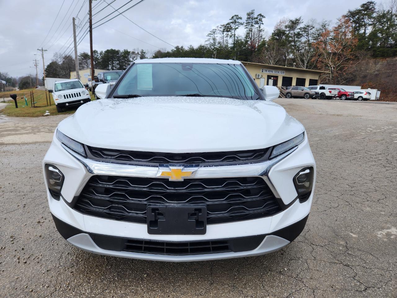 2023 Chevrolet Blazer photo 2