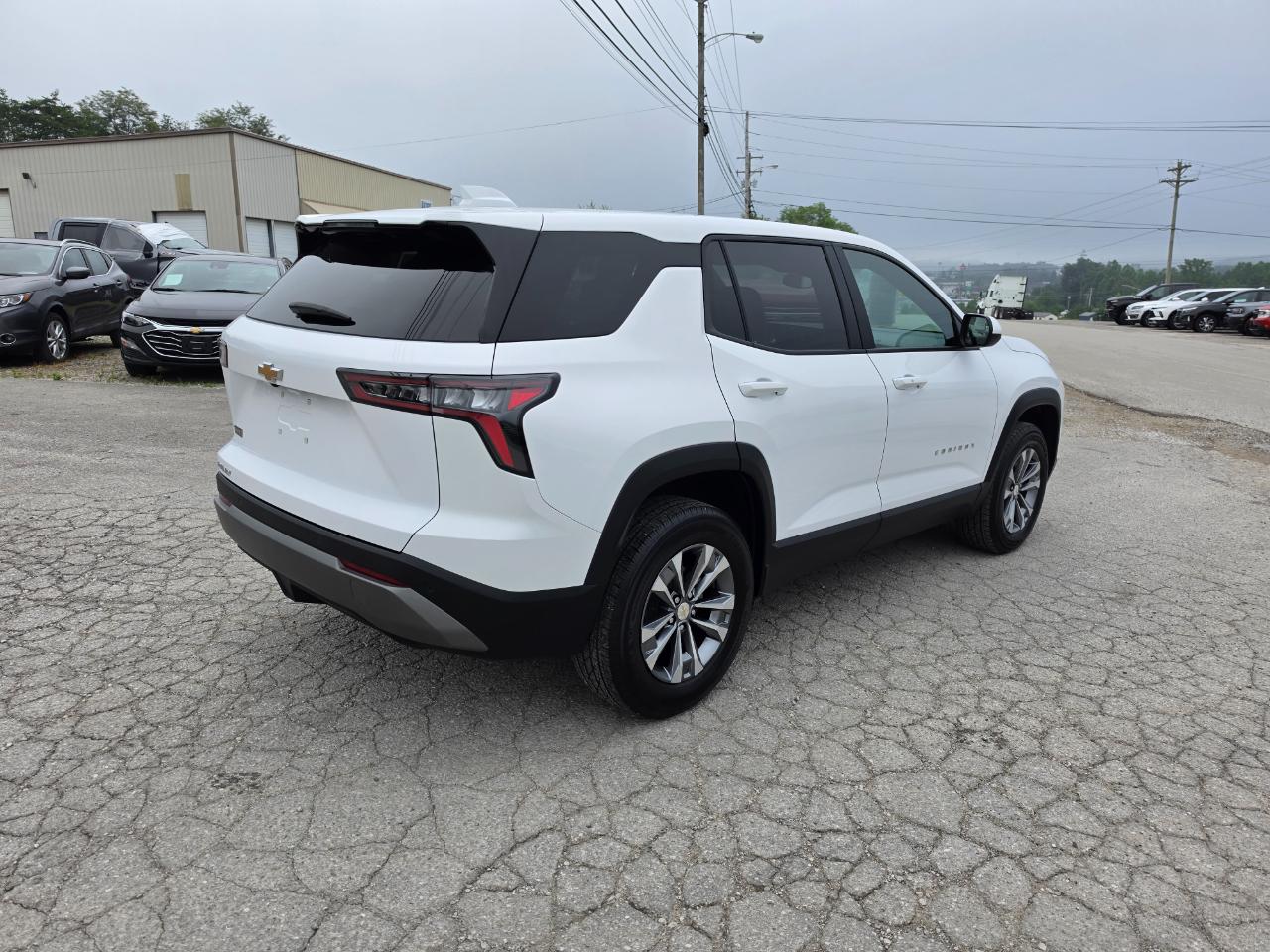 2026 Chevrolet Equinox photo 7