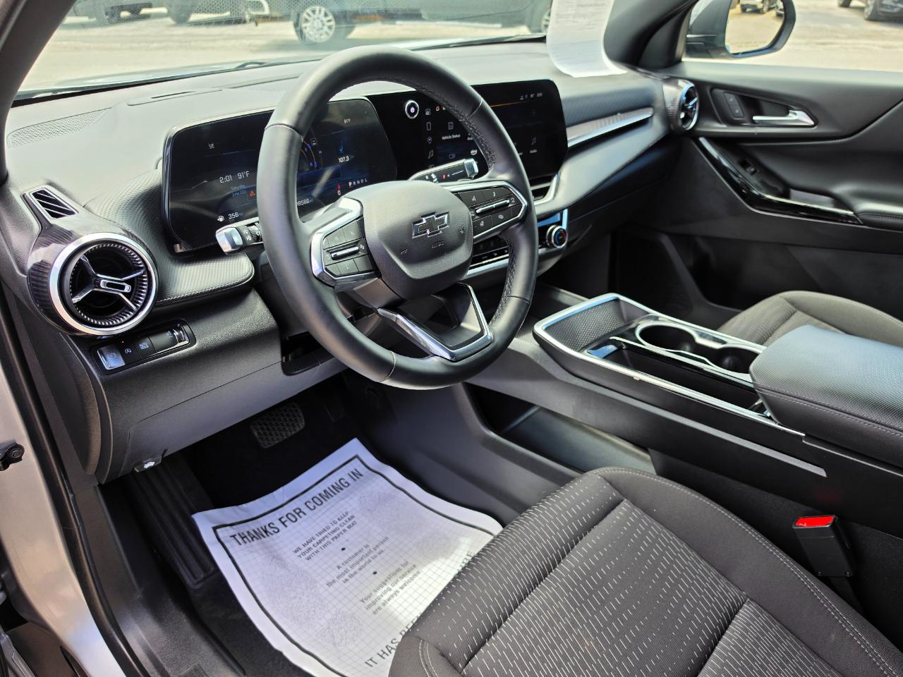 2025 Chevrolet Equinox photo 9