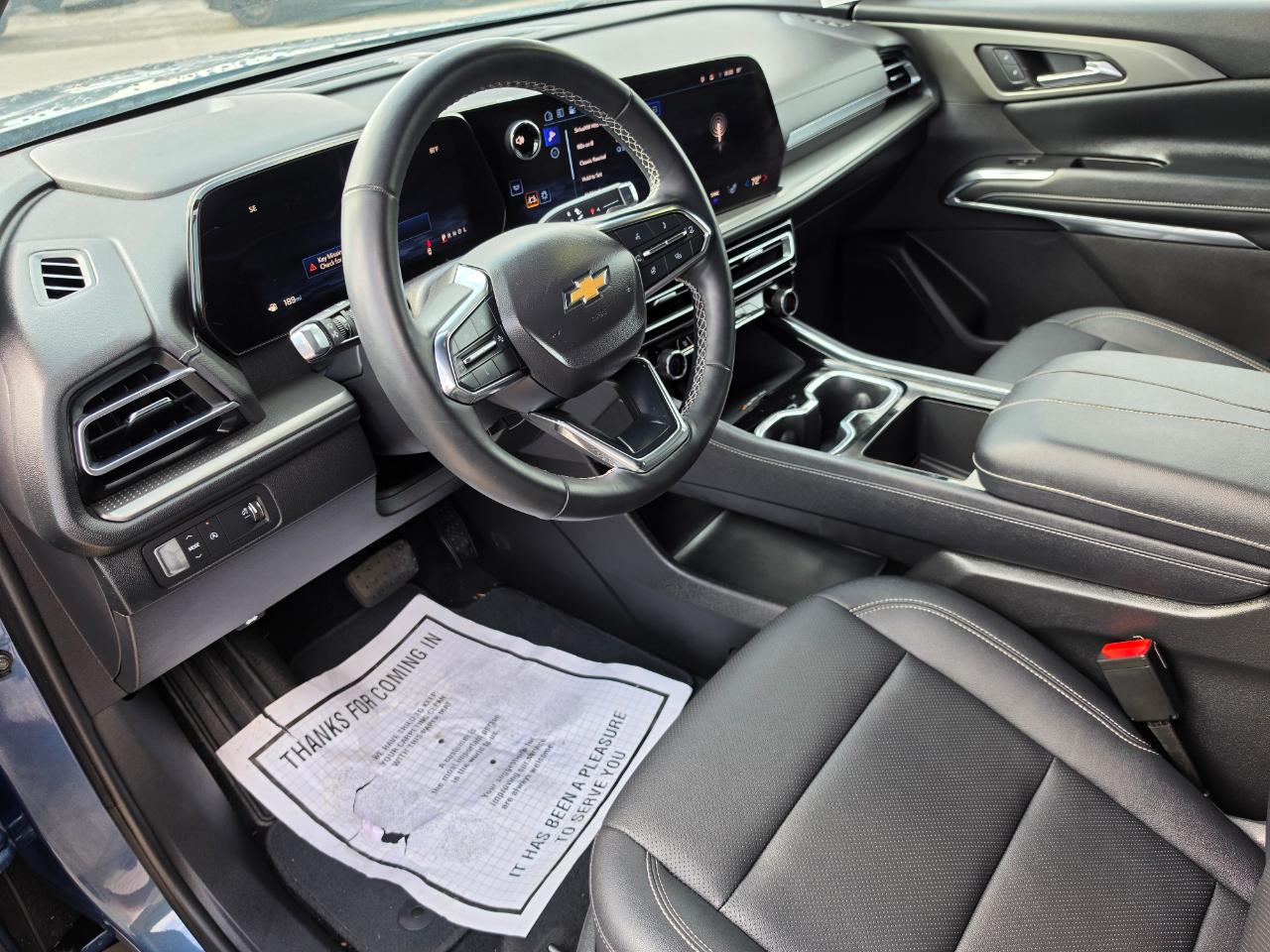 2025 Chevrolet Traverse photo 9
