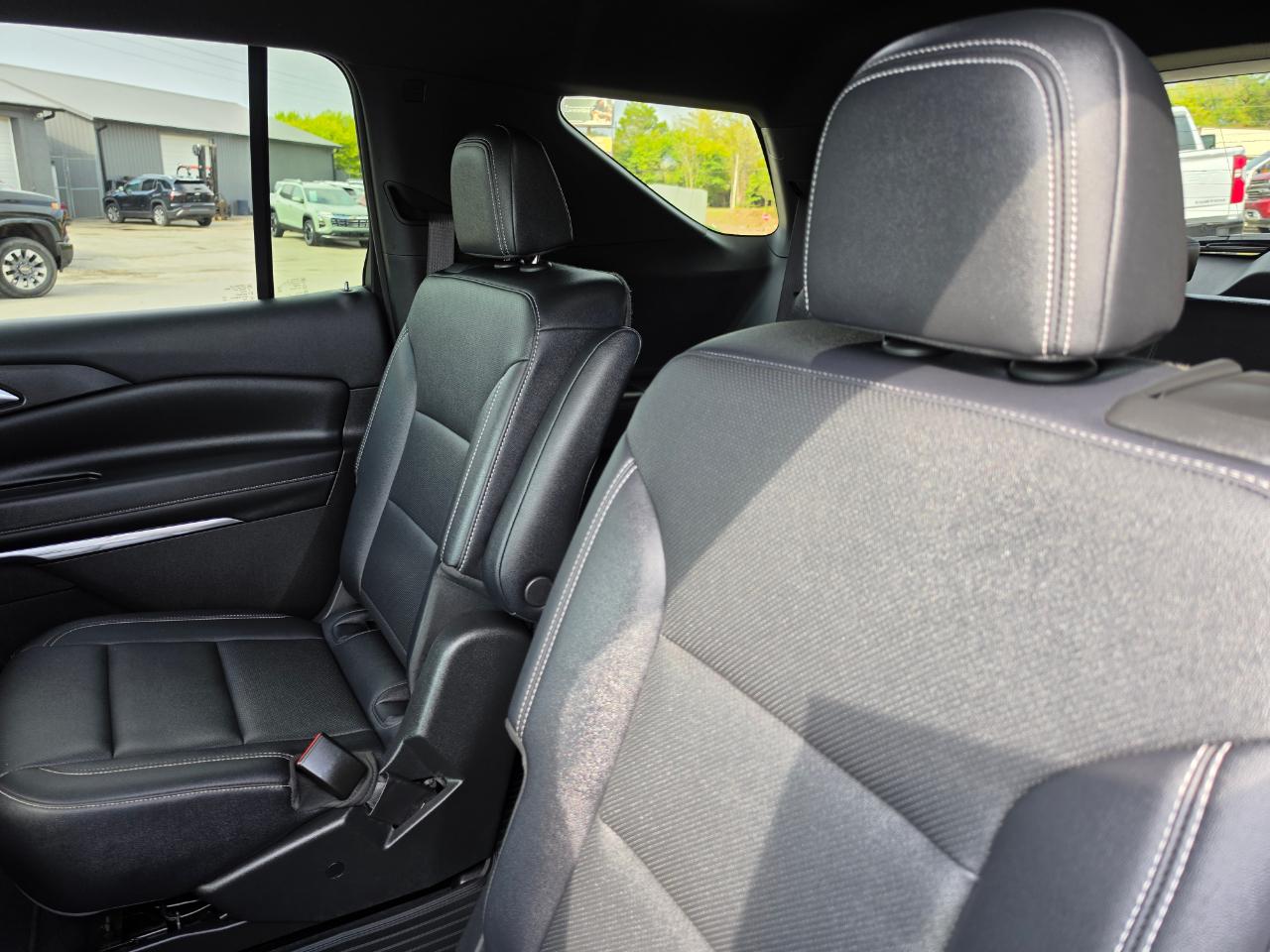 2025 Chevrolet Traverse photo 25