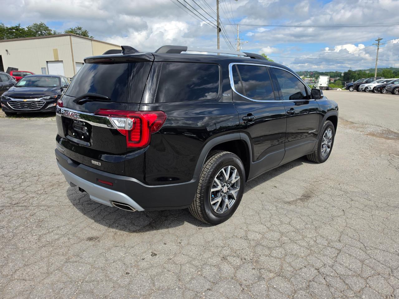 2023 GMC Acadia photo 7