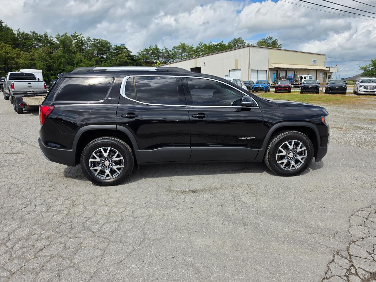 2023 GMC Acadia photo 8