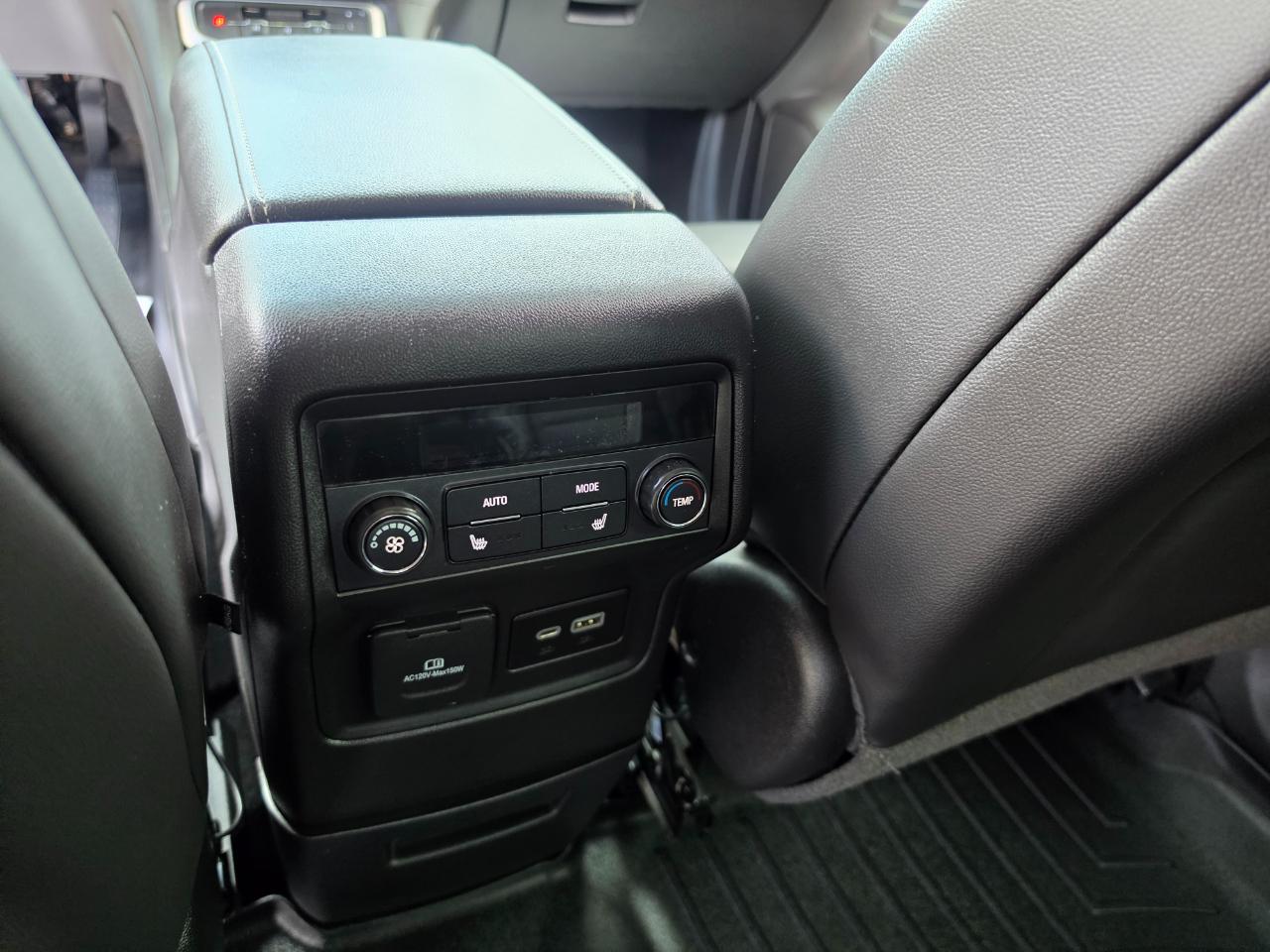 2023 GMC Acadia photo 28