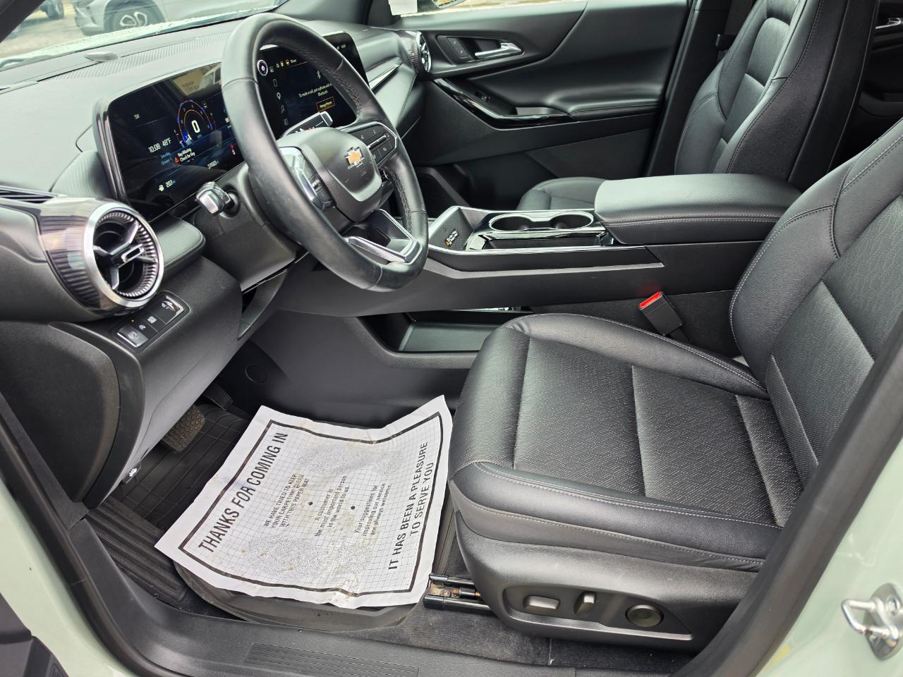 2025 Chevrolet Equinox photo 10