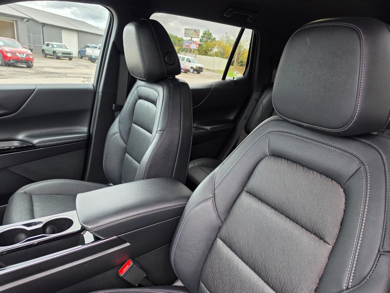 2025 Chevrolet Equinox photo 11