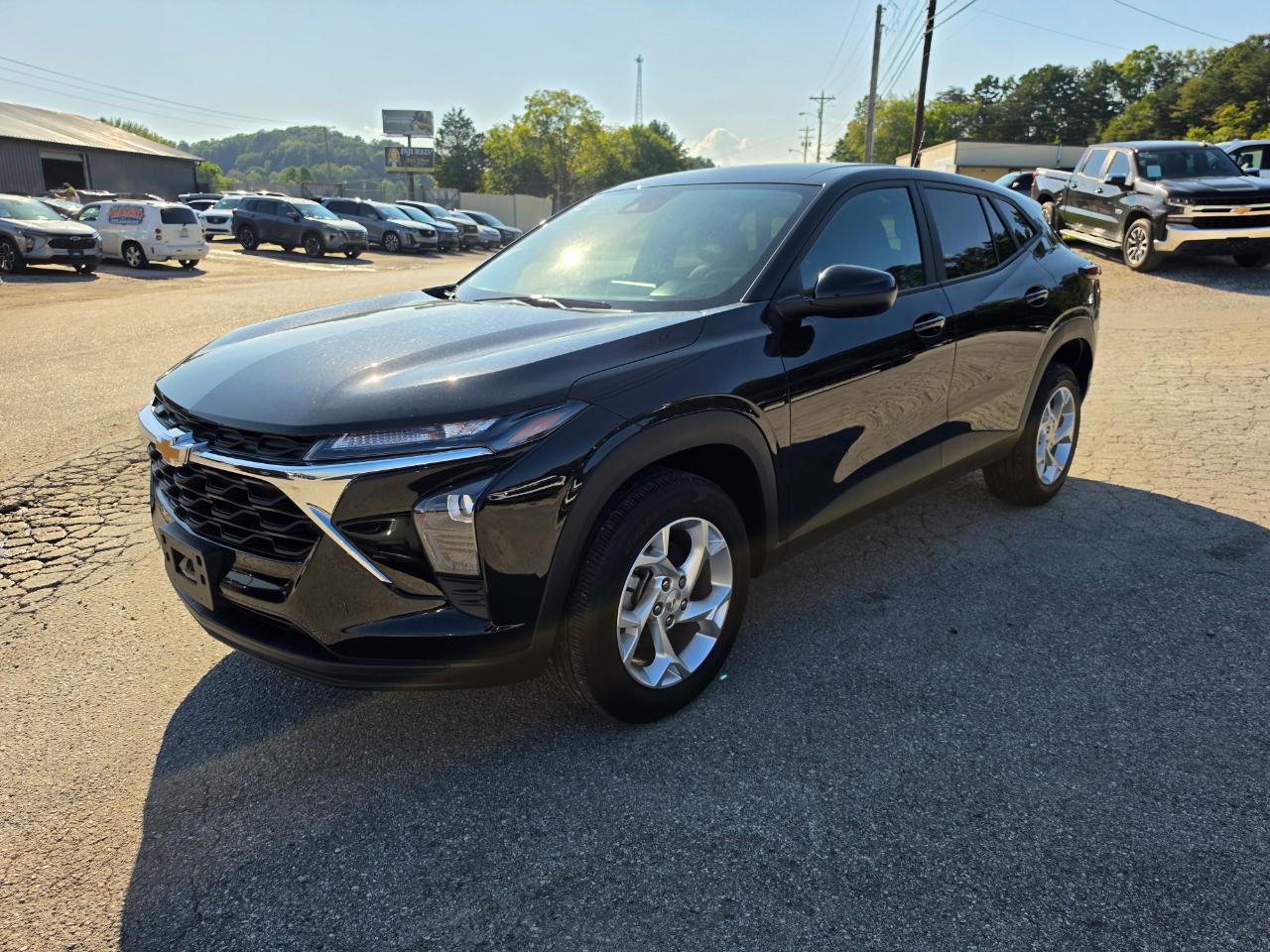 2025 Chevrolet Trax photo 3