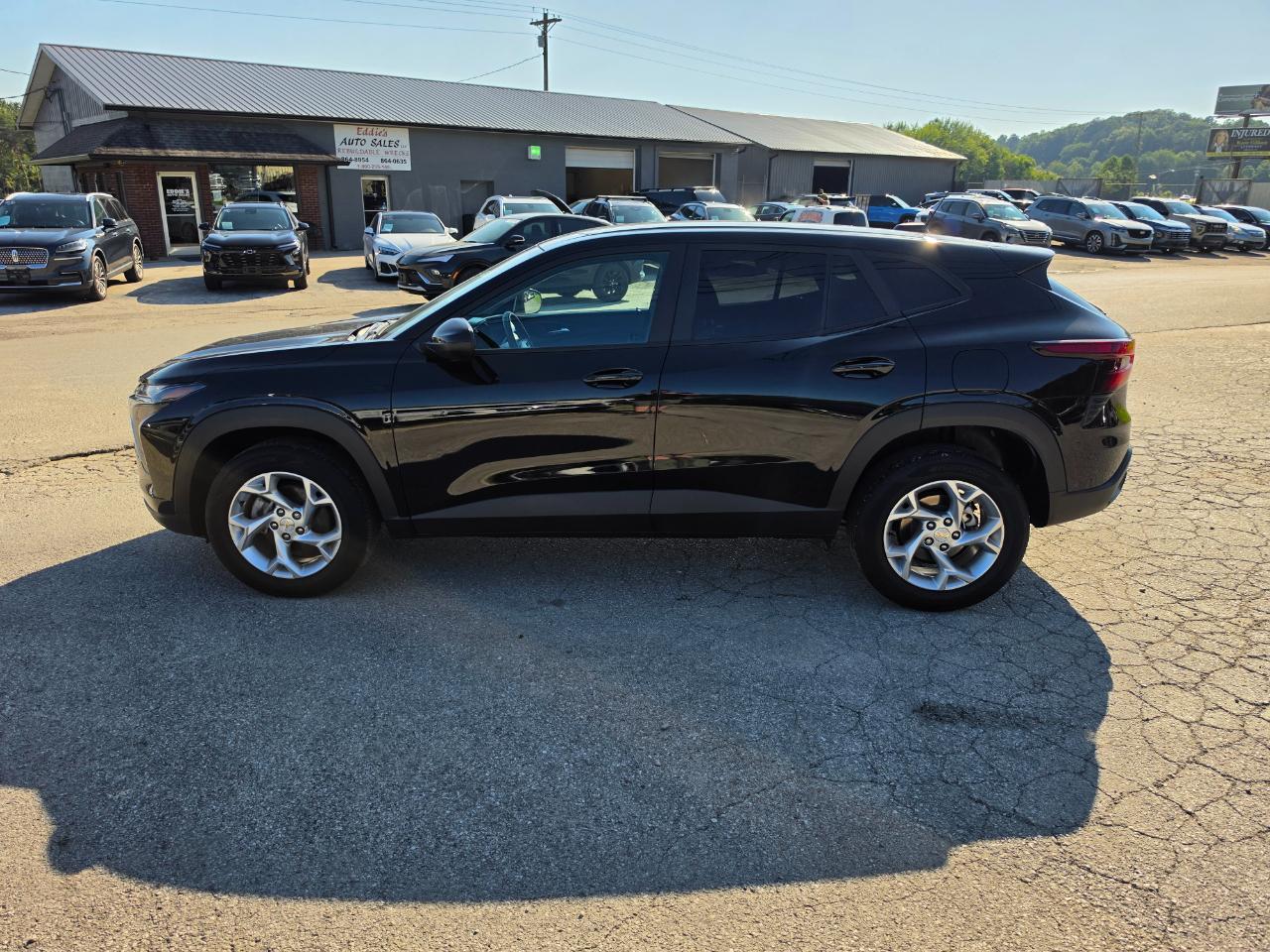 2025 Chevrolet Trax photo 4