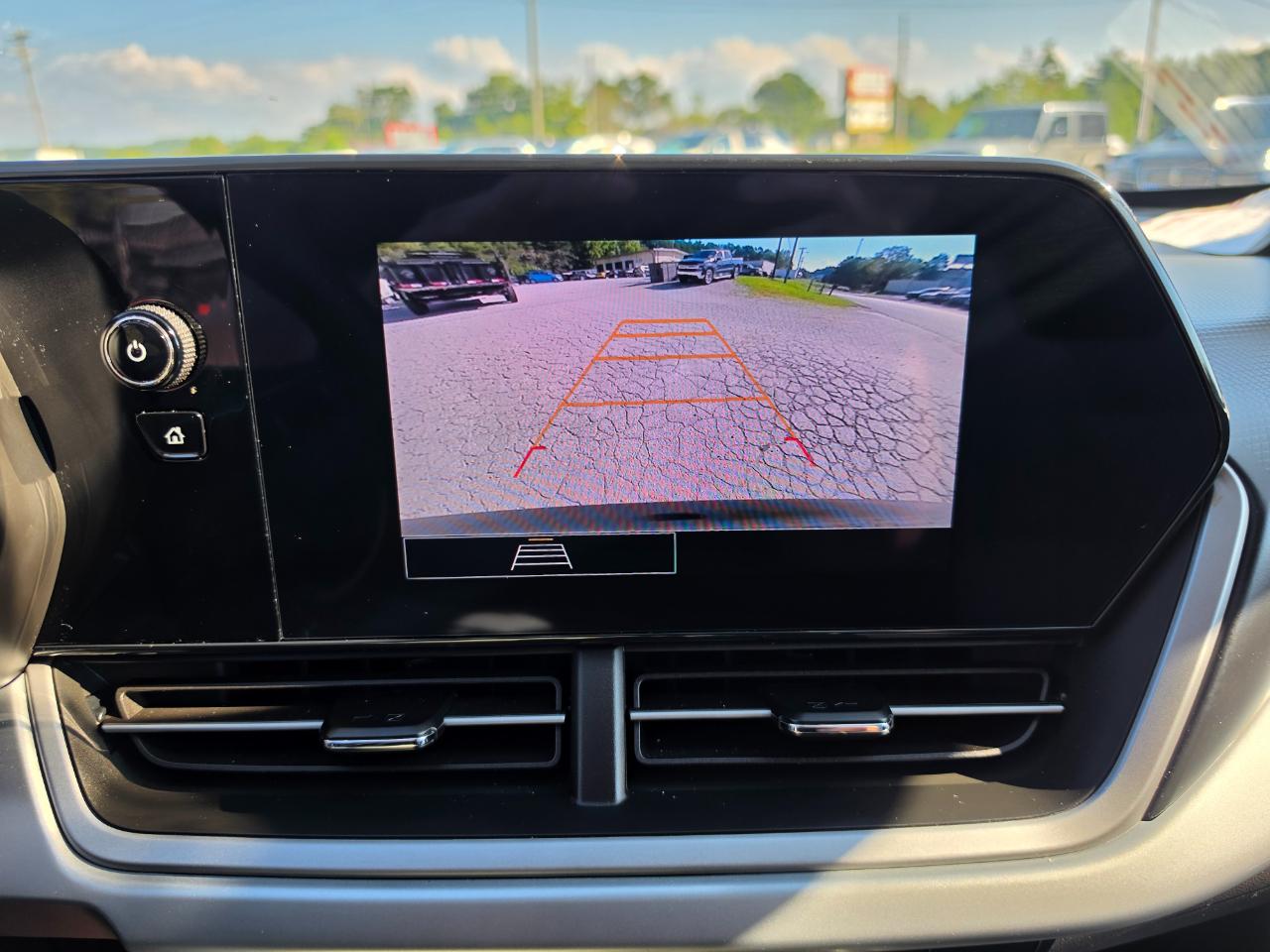 2025 Chevrolet Trax photo 16