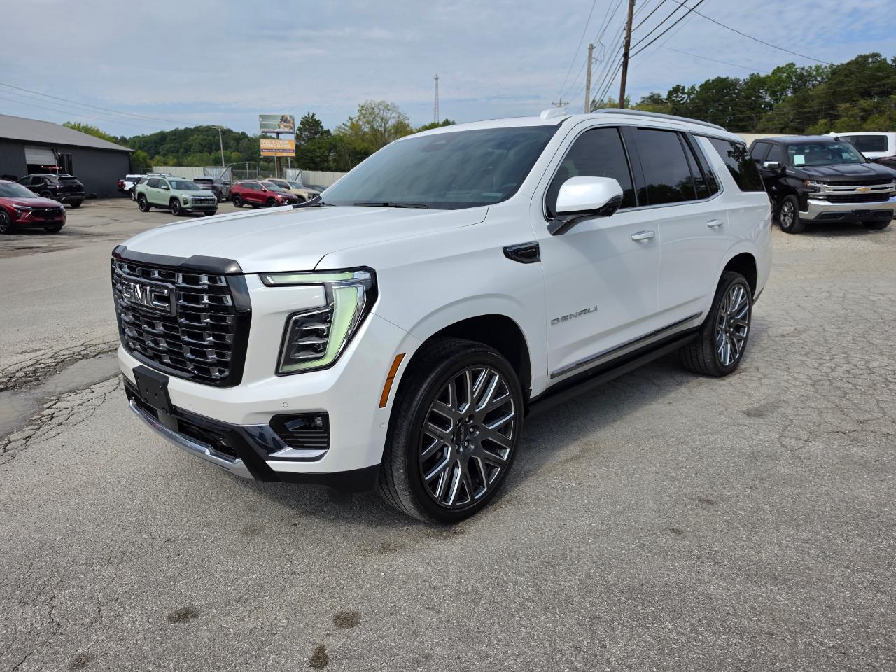 2025 GMC Yukon photo 3