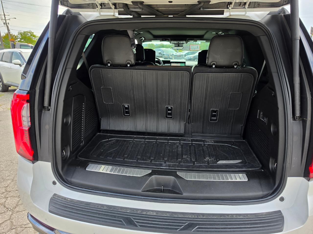 2025 GMC Yukon photo 28